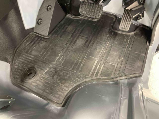 ハイゼットトラックスタンダード衝突被害軽減ブレーキ　横滑り防止装置　４ＷＤ　ＣＶＴ　エアコン　パワステ　ラジオ　オートハイビーム　アイドリングストップ　オートライト　マット（岐阜県）の中古車