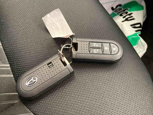 トールカスタムＧ　ＳＡII衝突被害軽減ブレーキ　横滑り防止装置　アイドリングストップ　ステアリングスイッチ　オートライト　キーフリーシステム　オートエアコン　ナビ　ドラレコ　パノラマカメラ　ＥＴＣ　マット　バイザー（岐阜県）の中古車