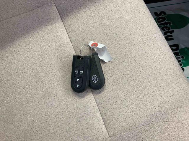 ムーヴキャンバスＧメイクアップＶＳ　ＳＡIII衝突被害軽減ブレーキ　横滑り防止装置　オートマチックハイビーム　アイドリングストップ　ステアリングスイッチ　オートライト　キーフリーシステム　オートエアコン　純正ホイールキャップ　ナビ　ベンチシート（岐阜県）の中古車