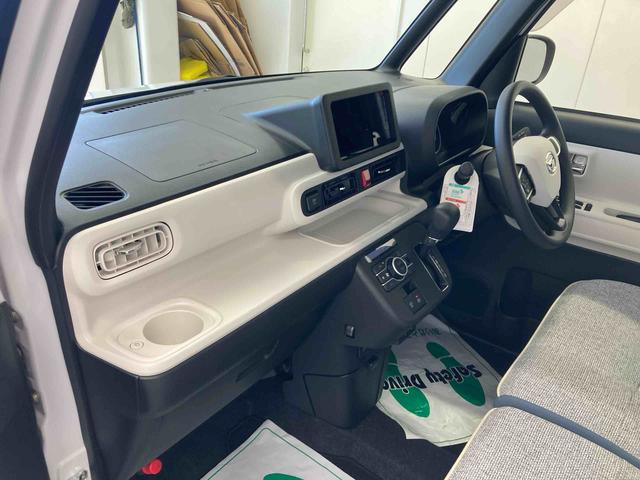 ムーヴキャンバスストライプスＧ衝突被害軽減ブレーキ　横滑り防止装置　オートマチックハイビーム　アイドリングストップ　ステアリングスイッチ　オートライト　キーフリーシステム　オートエアコン　ベンチシート　両側電動スライドドア　ＬＥＤ（岐阜県）の中古車