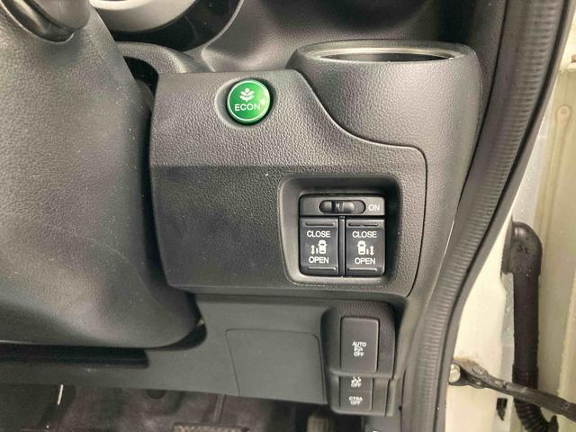 N−BOXカスタムG SSパッケージ衝突被害軽減ブレーキ 横滑り防止装置 ステアリングスイッチ オートライト キーフリーシステム オートエアコン ナビ バックカメラ ETC マット バイザー(岐阜県)の中古車