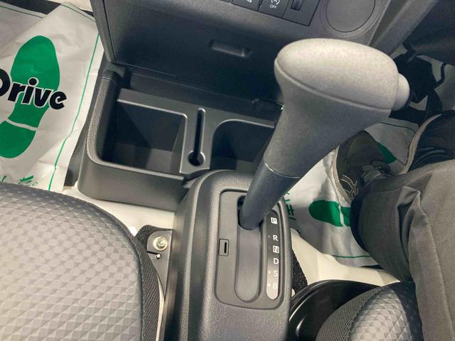 ハイゼットトラックスタンダード衝突被害軽減ブレーキ　横滑り防止装置　オートマチックハイビーム　アイドリングストップ　エアコン　エアバッグ　手動式ウィンドウ　パートタイム４ＷＤ　ＣＶＴ　純正オーディオ　オートライト　５２２キロ（岐阜県）の中古車