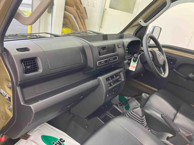 ハイゼットトラックジャンボスタンダード衝突被害軽減ブレーキ　横滑り防止装置　オートマチックハイビーム　アイドリングストップ　エアコン　エアバッグ　バイザー　マット　パートタイム４ＷＤ　５速ＭＴ車　オーディオ　荷台マット　ゲートプロテクター（岐阜県）の中古車