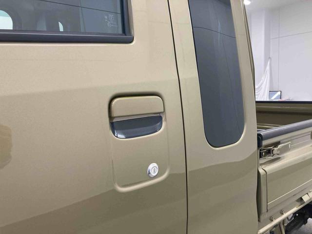 ハイゼットトラックジャンボスタンダード衝突被害軽減ブレーキ　横滑り防止装置　オートマチックハイビーム　アイドリングストップ　エアコン　エアバッグ　バイザー　マット　パートタイム４ＷＤ　５速ＭＴ車　オーディオ　荷台マット　ゲートプロテクター（岐阜県）の中古車