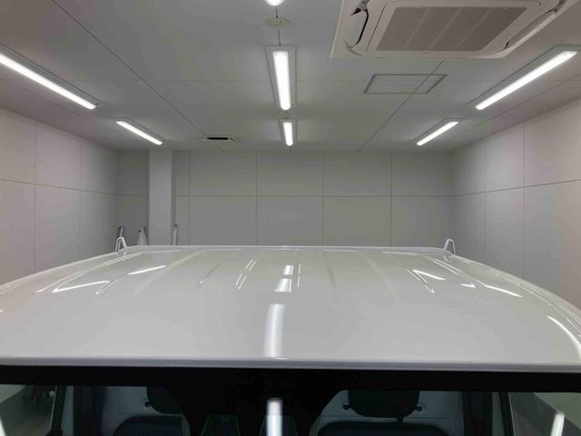 ハイゼットトラックスタンダード衝突被害軽減ブレーキ　横滑り防止装置　オートマチックハイビーム　アイドリングストップ　エアコン　エアバッグ　手動式ウィンドウ　バイザー　マット　パートタイム４ＷＤ　ＣＶＴ　純正オーディオ　オートライト（岐阜県）の中古車