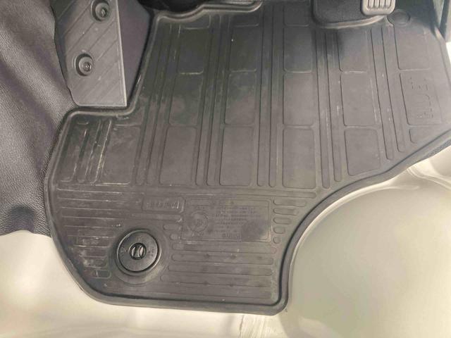 ハイゼットトラックスタンダード衝突被害軽減ブレーキ　横滑り防止装置　オートマチックハイビーム　アイドリングストップ　オートライト　パートタイム４ＷＤ　ＣＶＴ　エアコン　エアバッグ　手動式ウィンドウ　オーディオ　スペアタイヤ（岐阜県）の中古車