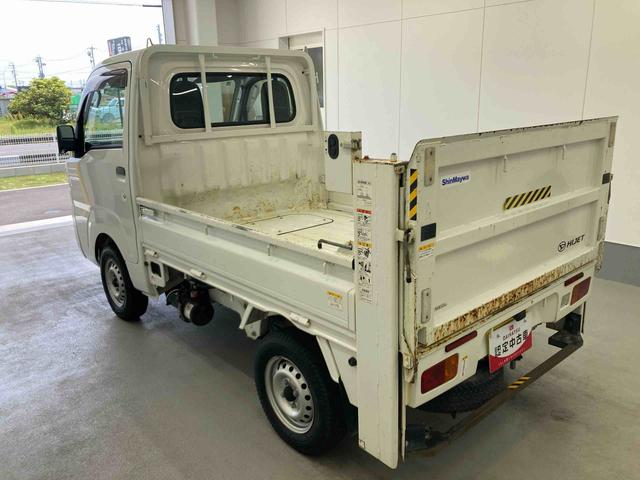 ハイゼットトラックスイチョクテールリフトエアコン　エアバッグ　手動式ウィンドウ　パートタイム４ＷＤ　ＡＴ　バイザー　マット　オーディオ　スペアタイヤ　マニュアルレベリング　走行距離３７，６２２キロ　サンバイザー（岐阜県）の中古車