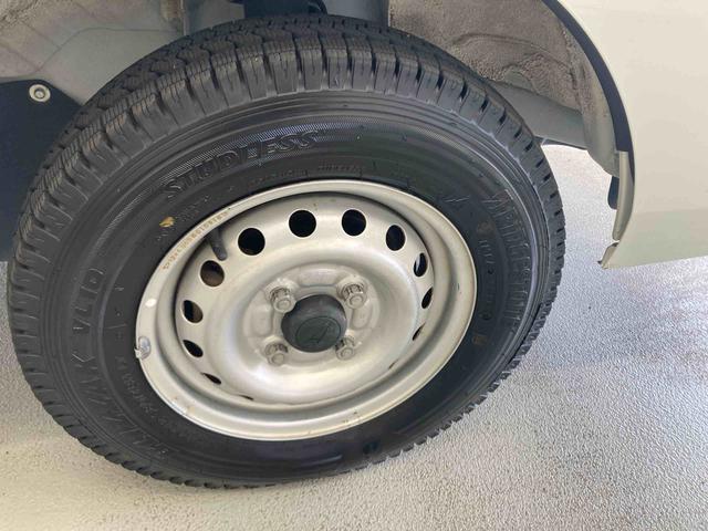 ハイゼットトラックスイチョクテールリフトエアコン　エアバッグ　手動式ウィンドウ　パートタイム４ＷＤ　ＡＴ　バイザー　マット　オーディオ　スペアタイヤ　マニュアルレベリング　走行距離３７，６２２キロ　サンバイザー（岐阜県）の中古車