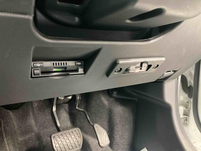 ロッキープレミアムＧ　ＨＥＶ衝突被害軽減ブレーキ　横滑り防止装置　オートマチックハイビーム　ステアリングスイッチ　オートライト　キーフリーシステム　オートエアコン　純正アルミホイール　ナビ　パノラマカメラ　バイザー　マット（岐阜県）の中古車