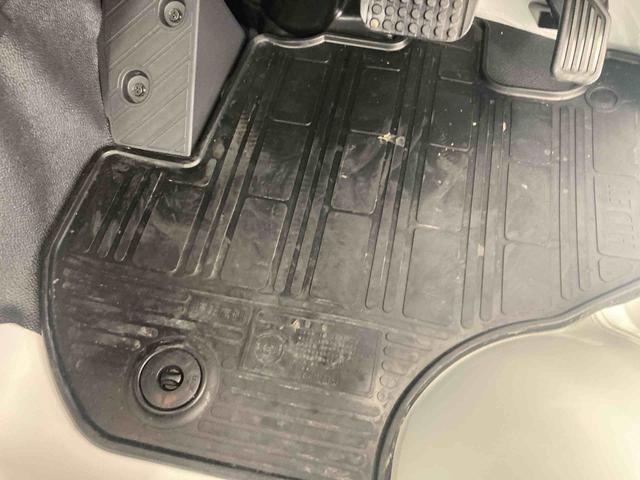 ハイゼットトラックスタンダード衝突被害軽減ブレーキ　横滑り防止装置　オートマチックハイビーム　アイドリングストップ　エアコン　エアバッグ　手動式ウィンドウ　マット　オートライト　パートタイム４ＷＤ　ＣＶＴ　オーディオ　スペアタイヤ（岐阜県）の中古車