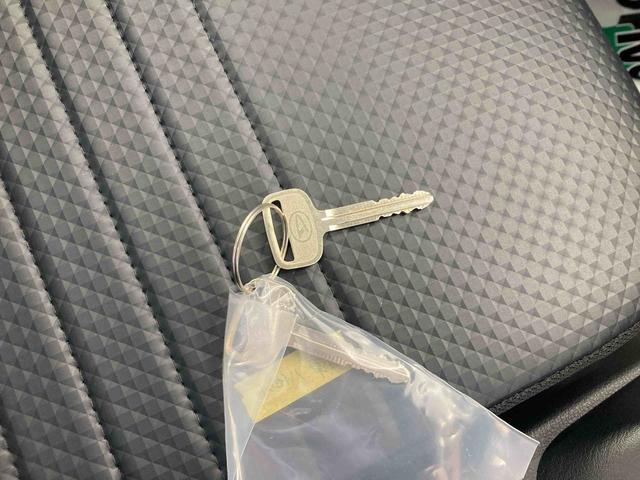 ハイゼットトラックスタンダード衝突被害軽減ブレーキ 横滑り防止装置 オートマチックハイビーム アイドリングストップ エアコン エアバッグ 手動式ウィンドウ スペアタイヤ オートライト パートタイム4WD CVT ABS(岐阜県)の中古車