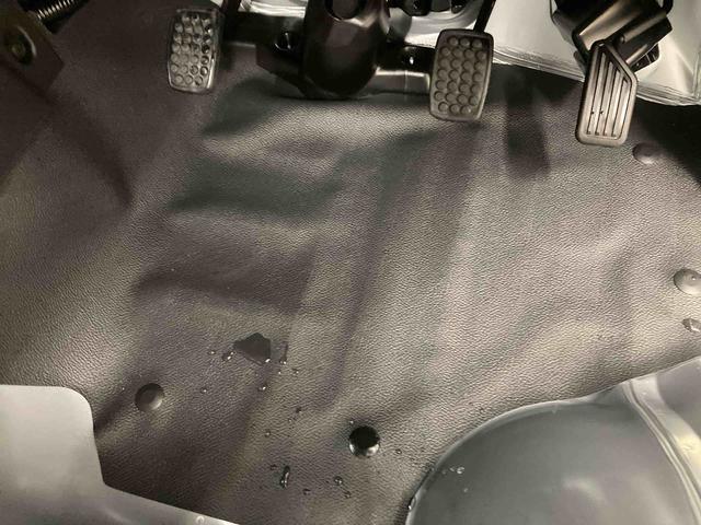 ハイゼットトラックスタンダード衝突被害軽減ブレーキ 横滑り防止装置 オートマチックハイビーム アイドリングストップ エアコン エアバッグ 手動式ウィンドウ パートタイム4WD MT ABS オートライト 走行距離5キロ(岐阜県)の中古車
