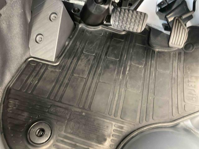 ハイゼットトラックスタンダード衝突被害軽減ブレーキ 横滑り防止装置 オートマチックハイビーム アイドリングストップ エアコン エアバッグ 手動式ウィンドウ オートライト パートタイム4WD CVT マット スペアタイヤ ABS(岐阜県)の中古車