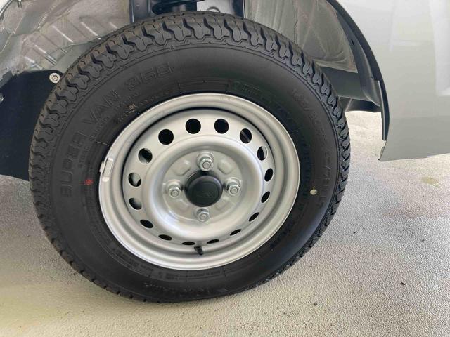 ハイゼットトラックスタンダード衝突被害軽減ブレーキ　横滑り防止装置　オートマチックハイビーム　アイドリングストップ　オートライト　エアコン　エアバッグ　手動式ウィンドウ　パートタイム４ＷＤ　ＣＶＴ　ＡＢＳ　オーディオ　スペアタイヤ（岐阜県）の中古車