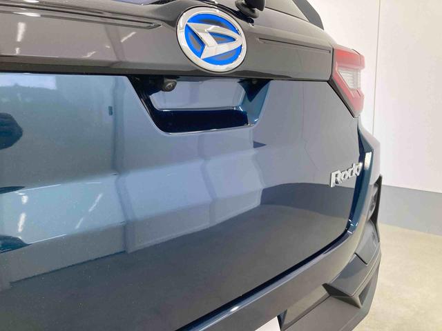 ロッキーＸ　ＨＥＶ衝突被害軽減ブレーキ　横滑り防止装置　オートマチックハイビーム　ステアリングスイッチ　オートライト　キーフリーシステム　オートエアコン　バックカメラ　マット　ディスプレイオーディオ　ＣＶＴ　ＬＥＤ（岐阜県）の中古車