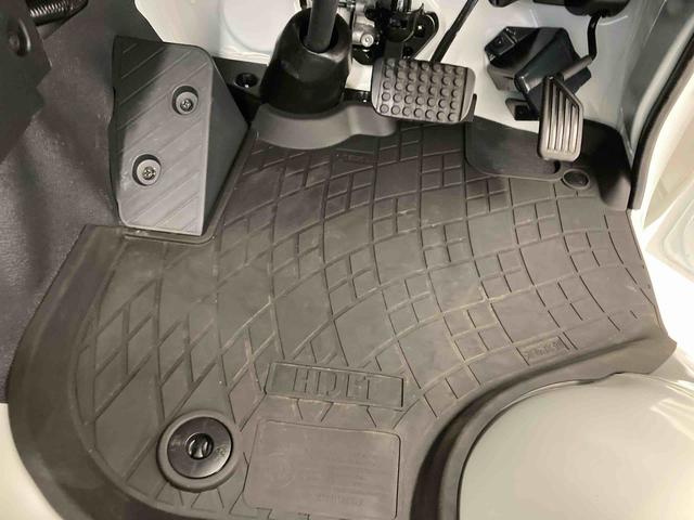ハイゼットトラックスタンダード衝突被害軽減ブレーキ　横滑り防止装置　オートマチックハイビーム　アイドリングストップ　エアコン　エアバッグ　手動式ウィンドウ　バイザー　マット　パートタイム４ＷＤ　ＣＶＴ　オーディオ　スペアタイヤ（岐阜県）の中古車