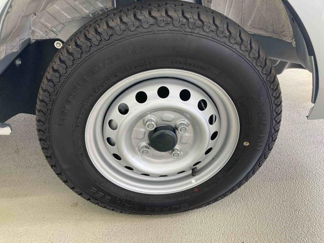 ハイゼットトラックスタンダード衝突被害軽減ブレーキ　横滑り防止装置　オートマチックハイビーム　アイドリングストップ　オートライト　エアコン　エアバッグ　手動式ウィンドウ　バイザー　マット　パートタイム４ＷＤ　ＣＶＴ　スペアタイヤ（岐阜県）の中古車