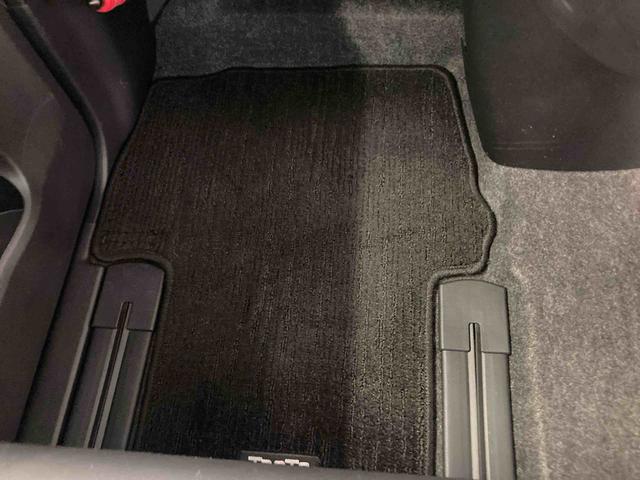 タントカスタムX トップエディションリミテッドSAIII衝突被害軽減ブレーキ 横滑り防止装置 オートマチックハイビーム アイドリングストップ ステアリングスイッチ オートライト キーフリーシステム オートエアコン 両側電動スライドドア 純正アルミホイール(岐阜県)の中古車