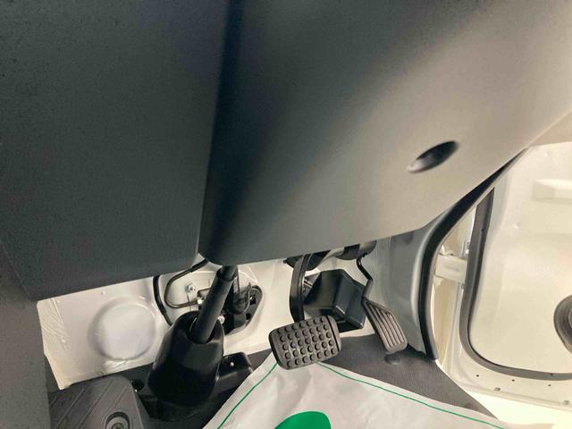 ハイゼットトラックスタンダード衝突被害軽減ブレーキ　横滑り防止装置　オートマチックハイビーム　アイドリングストップ　オートライト　エアコン　エアバッグ　手動式ウィンドウ　パートタイム４ＷＤ　ＣＶＴ　ＡＢＳ　オーディオ　スペアタイヤ（岐阜県）の中古車