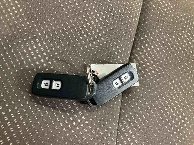 N−WGNG SSパッケージキーフリーシステム オートエアコン ホイールキャップ エアバッグ パワーウィンドウ 電動格納式ドアミラー ステアリングスイッチ ホイールキャップ ベンチシート バイザー マット ナビ バックカメラ(岐阜県)の中古車