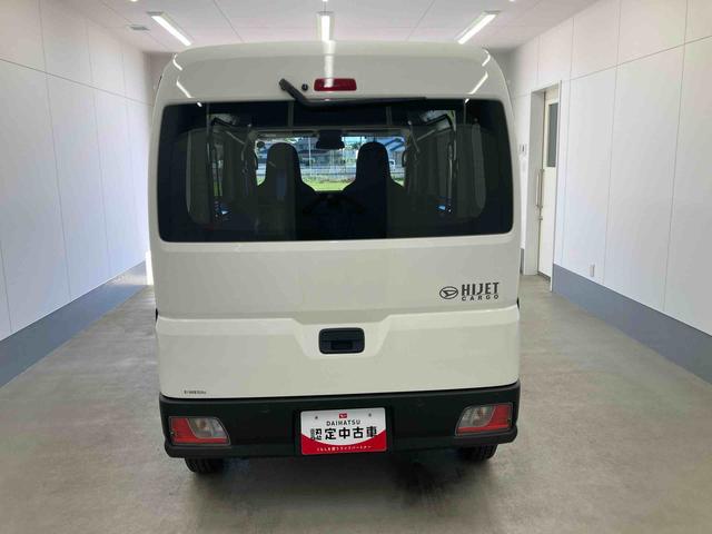 ハイゼットカーゴ 中古車 ＤＸ衝突被害軽減ブレーキ　横滑り防止装置　オートマチックハイビーム　アイドリングストップ　エアコン　エアバッグ　パワーウィンドウ　バイザー　マット　パートタイム４ＷＤ　ＣＶＴ　オートライト　オーディオ