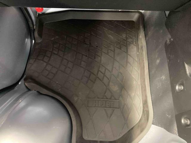 ハイゼットトラックスタンダード衝突被害軽減ブレーキ 横滑り防止装置 オートマチックハイビーム アイドリングストップ エアコン エアバッグ 手動式ウィンドウ バイザー マット オーディオ パートタイム4WD MT スペアタイヤ(岐阜県)の中古車