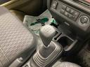 衝突被害軽減ブレーキ　横滑り防止装置　２ＷＤ　ＭＴ　エアコン　パワステ　モニター付きオーディオ　オートハイビーム　アイドリングストップ　オートライト　キーフリーシステム　マット　バイザー（岐阜県）の中古車