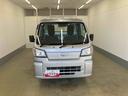 ハイゼットトラック 中古車 スタンダード衝突被害軽減ブレーキ　横滑り防止装置　オートマチックハイビーム　アイドリングストップ　エアコン　エアバッグ　手動式ウィンドウ　バイザー　マット　オーディオ　パートタイム４ＷＤ　ＭＴ　スペアタイヤ