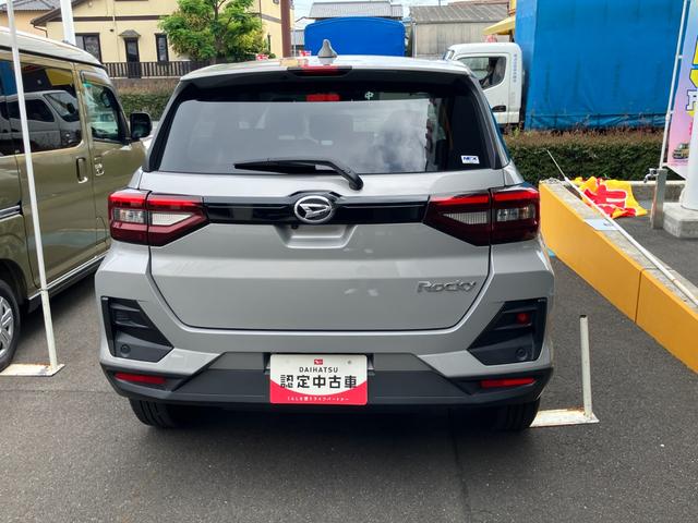 ロッキープレミアムＧ１７インチアルミホイール　ＵＶＩＲカット遮音ガラス　フルＬＥＤヘッドランプ　運転席・助手席シートヒーター　革巻きステアリングホイール　本革シフトノブ　アクティブマルチインフォメーションメーター（静岡県）の中古車