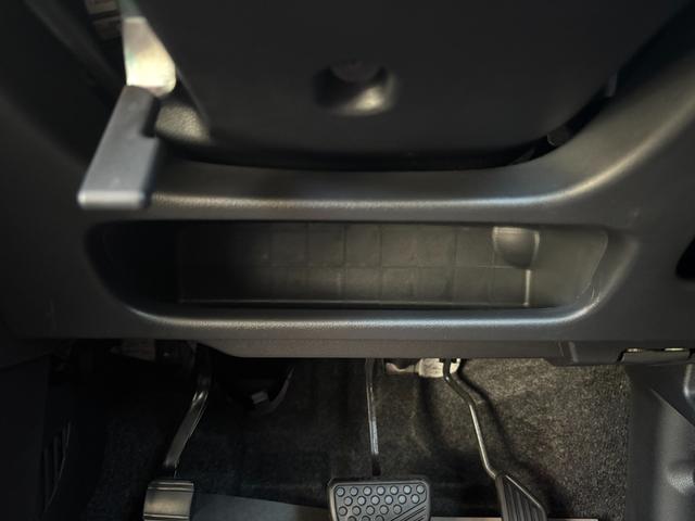 キャストアクティバＧ　リミテッド　ＳＡIII１５インチアルミホイール　ＬＥＤヘッドランプ　ＬＥＤフォグランプ　革巻きチルトステアリング　ＵＶカットガラス（静岡県）の中古車