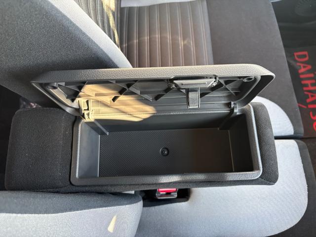 キャストアクティバＧ　リミテッド　ＳＡIII１５インチアルミホイール　ＬＥＤヘッドランプ　ＬＥＤフォグランプ　革巻きチルトステアリング　ＵＶカットガラス（静岡県）の中古車