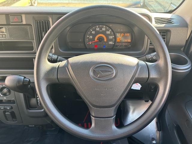 ハイゼットカーゴデラックスSAIII2WD 4AT 撥水フルファブリックシート表皮 オーバーヘッドシェルフ アッパートレイ キーレスエントリー ユースフルナット(31ヶ所)(静岡県)の中古車