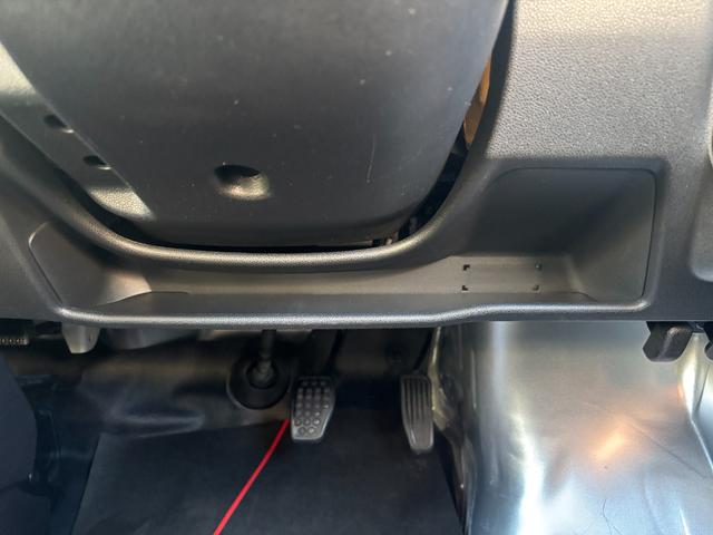 ハイゼットカーゴデラックスSAIII2WD 4AT 撥水フルファブリックシート表皮 オーバーヘッドシェルフ アッパートレイ キーレスエントリー ユースフルナット(31ヶ所)(静岡県)の中古車