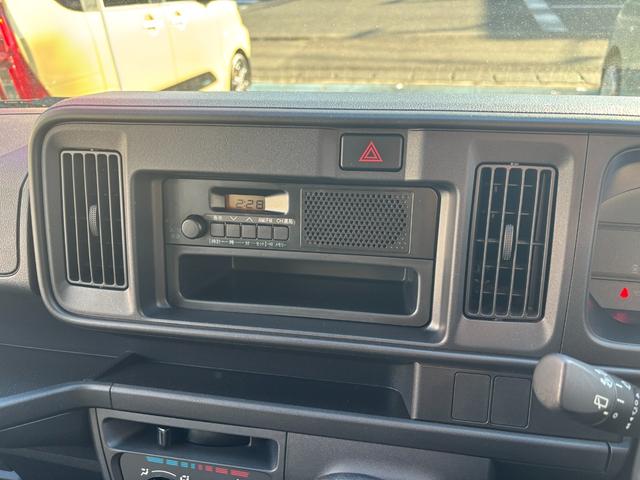 ハイゼットカーゴデラックスSAIII2WD 4AT 撥水フルファブリックシート表皮 オーバーヘッドシェルフ アッパートレイ キーレスエントリー ユースフルナット(31ヶ所)(静岡県)の中古車