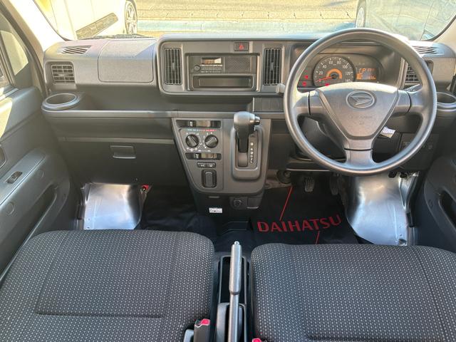 ハイゼットカーゴデラックスSAIII2WD 4AT 撥水フルファブリックシート表皮 オーバーヘッドシェルフ アッパートレイ キーレスエントリー ユースフルナット(31ヶ所)(静岡県)の中古車