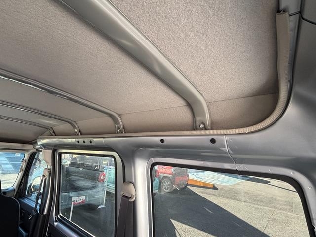 ハイゼットカーゴデラックスSAIII2WD 4AT 撥水フルファブリックシート表皮 オーバーヘッドシェルフ アッパートレイ キーレスエントリー ユースフルナット(31ヶ所)(静岡県)の中古車