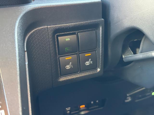 タントファンクロスターボ15インチアルミホイール キーフリーシステム プッシュボタンスタート オートエアコン(プッシュ式) フルLEDヘッドランプ オート格納式カラードドアミラー 本革巻ステアリングホイール(静岡県)の中古車