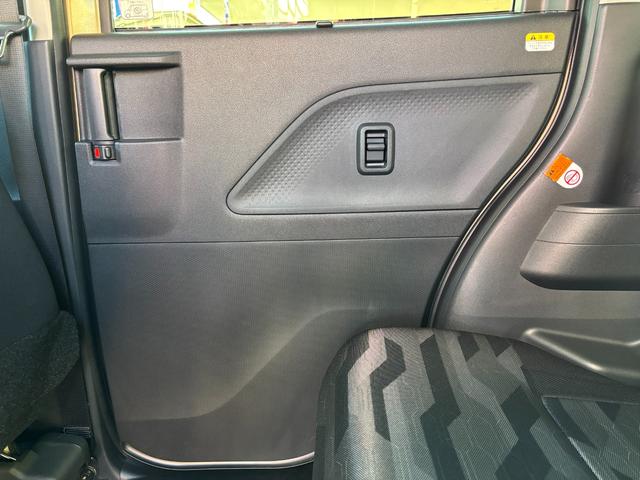 タントファンクロスターボ15インチアルミホイール キーフリーシステム プッシュボタンスタート オートエアコン(プッシュ式) フルLEDヘッドランプ オート格納式カラードドアミラー 本革巻ステアリングホイール(静岡県)の中古車