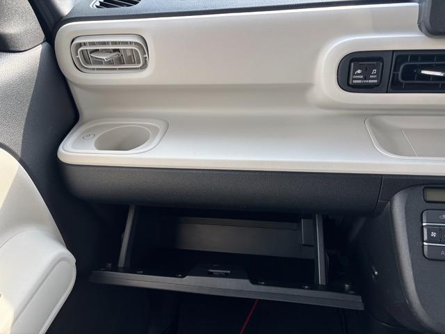 ムーヴキャンバスストライプスＧ１４インチフルホイールキャップ　ＬＥＤヘッドランプ　ＬＥＤフォグランプ　ホっとカップホルダー　両側パワースライドドア　キーフリーシステム　プッシュボタンスタート　ＵＶカットガラス（静岡県）の中古車