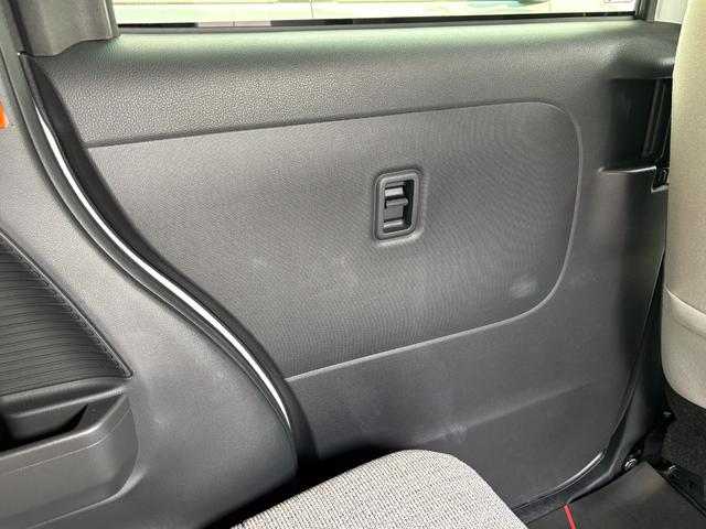 ムーヴキャンバスストライプスＧ１４インチフルホイールキャップ　ＬＥＤヘッドランプ　ＬＥＤフォグランプ　ホっとカップホルダー　両側パワースライドドア　キーフリーシステム　プッシュボタンスタート　ＵＶカットガラス（静岡県）の中古車