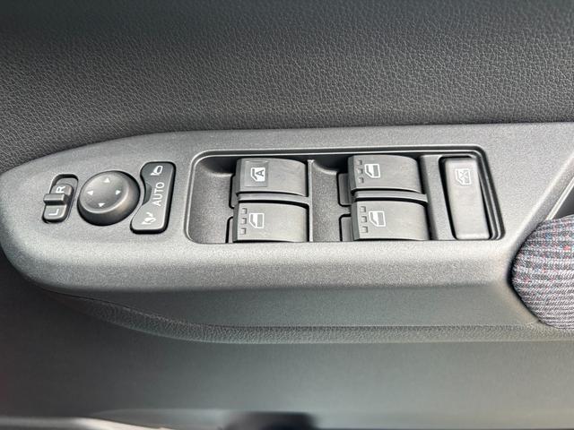 ムーヴＲＳキーフリーシステム　プッシュボタンスタート　ＬＥＤヘッドライト　１５インチアルミホイール　両側パワースライドドア　カラーマルチインフォメーションディスプレイ（静岡県）の中古車