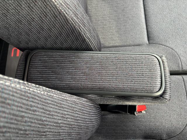 ムーヴＲＳキーフリーシステム　プッシュボタンスタート　ＬＥＤヘッドライト　１５インチアルミホイール　両側パワースライドドア　カラーマルチインフォメーションディスプレイ（静岡県）の中古車