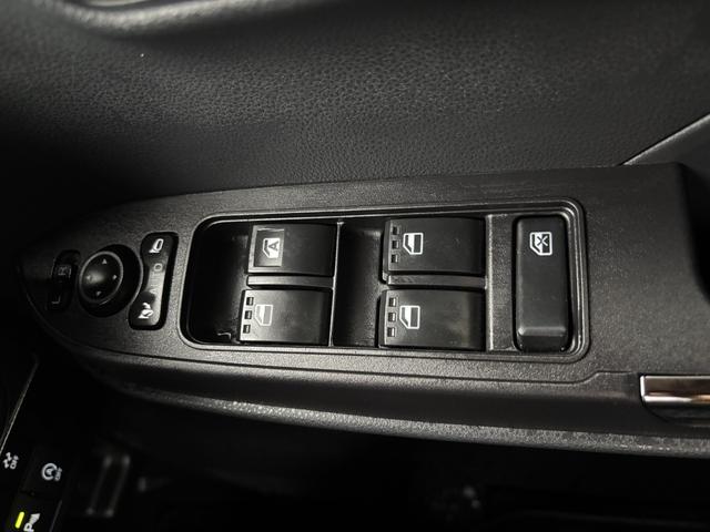 タントカスタムRS15インチアルミホイール キーフリーシステム プッシュボタンスタート オートエアコン(プッシュ式) フルLEDヘッドランプ オート格納式カラードドアミラー 本革巻ステアリングホイール(静岡県)の中古車