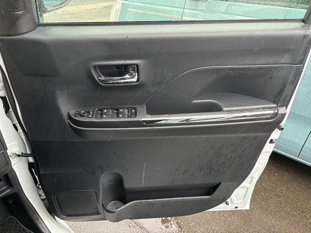 タントカスタムRS15インチアルミホイール キーフリーシステム プッシュボタンスタート オートエアコン(プッシュ式) フルLEDヘッドランプ オート格納式カラードドアミラー 本革巻ステアリングホイール(静岡県)の中古車