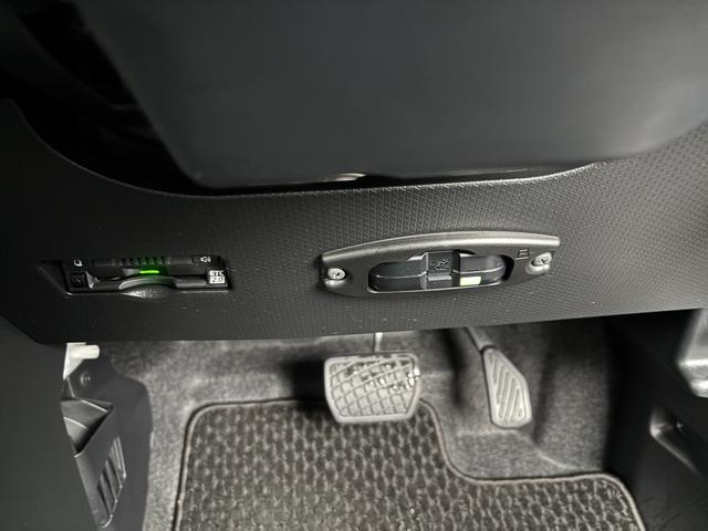 タントカスタムRS15インチアルミホイール キーフリーシステム プッシュボタンスタート オートエアコン(プッシュ式) フルLEDヘッドランプ オート格納式カラードドアミラー 本革巻ステアリングホイール(静岡県)の中古車