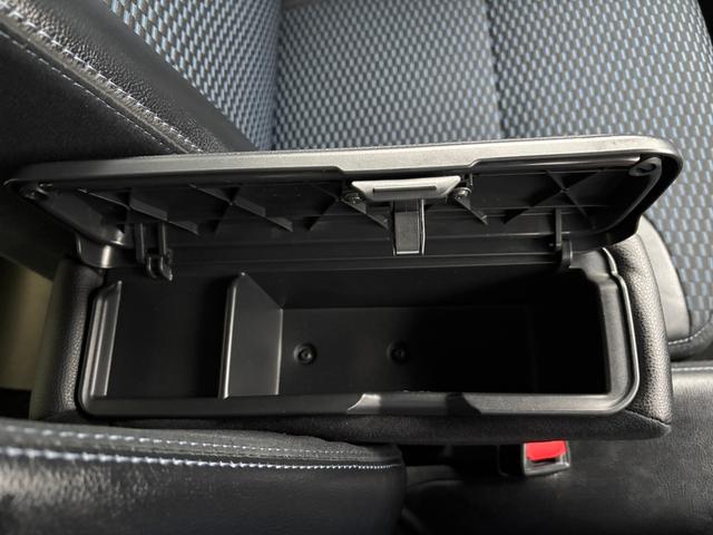 タントカスタムRS15インチアルミホイール キーフリーシステム プッシュボタンスタート オートエアコン(プッシュ式) フルLEDヘッドランプ オート格納式カラードドアミラー 本革巻ステアリングホイール(静岡県)の中古車