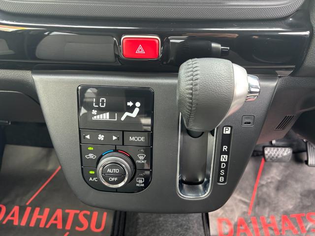 ミラトコットG SAIII14インチフルホイールキャップ オートエアコン(プッシュ式) UV&IRカットガラス キーフリーシステム LEDヘッドランプ USB電源ソケット(静岡県)の中古車