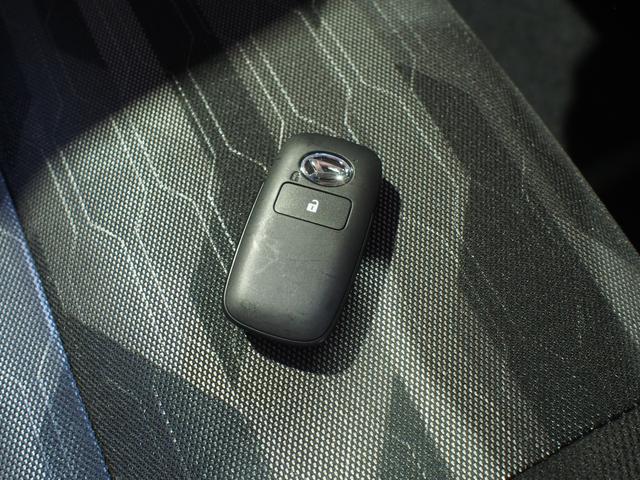 タフトＧ　ダーククロムベンチャー４ＷＤ　ガラスルーフ　ＬＥＤヘッドライト　オートライト　オートエアコン　オーディオレス　運転席助手席シートヒーター　電動パーキングブレーキ　アイドリングストップ　ＶＳＣ（横滑り抑制機能）（北海道）の中古車