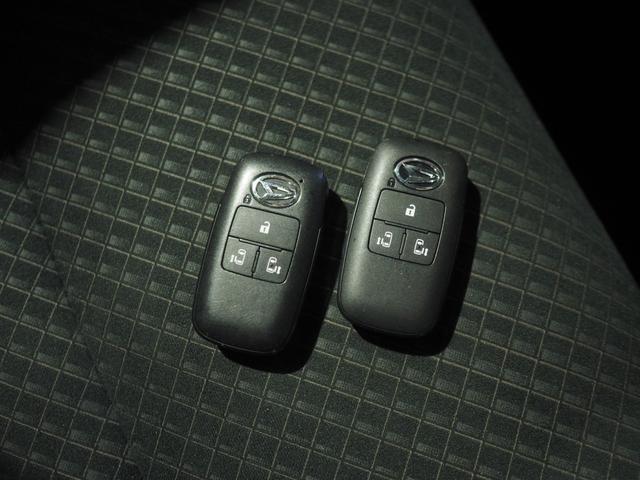 タントカスタムＲＳセレクション４ＷＤ　両側パワースライドドア　ＬＥＤヘッドライト　オートライト　カーナビ　バックモニター　ドライブレコーダー　ＥＴＣ車載器　クルーズコントロール　シートヒーター　後席テーブル　アルミホイール（北海道）の中古車