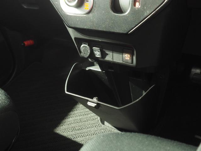 トールＧ　ＳＡII４ＷＤ　スマートアシスト　オートライト　オートエアコン　ダイハツ純正ナビ　パノラマモニター　リモコンエンジンスターター　クルーズコントロール　ＥＴＣ車載器　アルミホイール　アイドリングストップ（北海道）の中古車